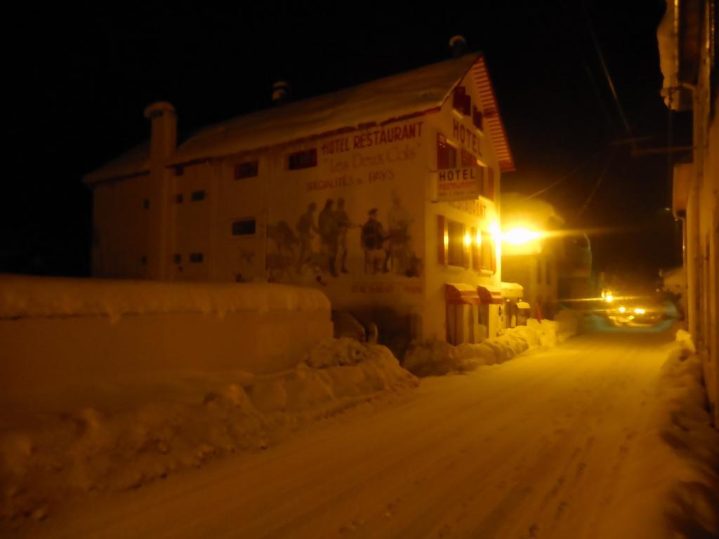 Hôtel les Deux Cols Sainte-Marie-de-Campan Exterior foto