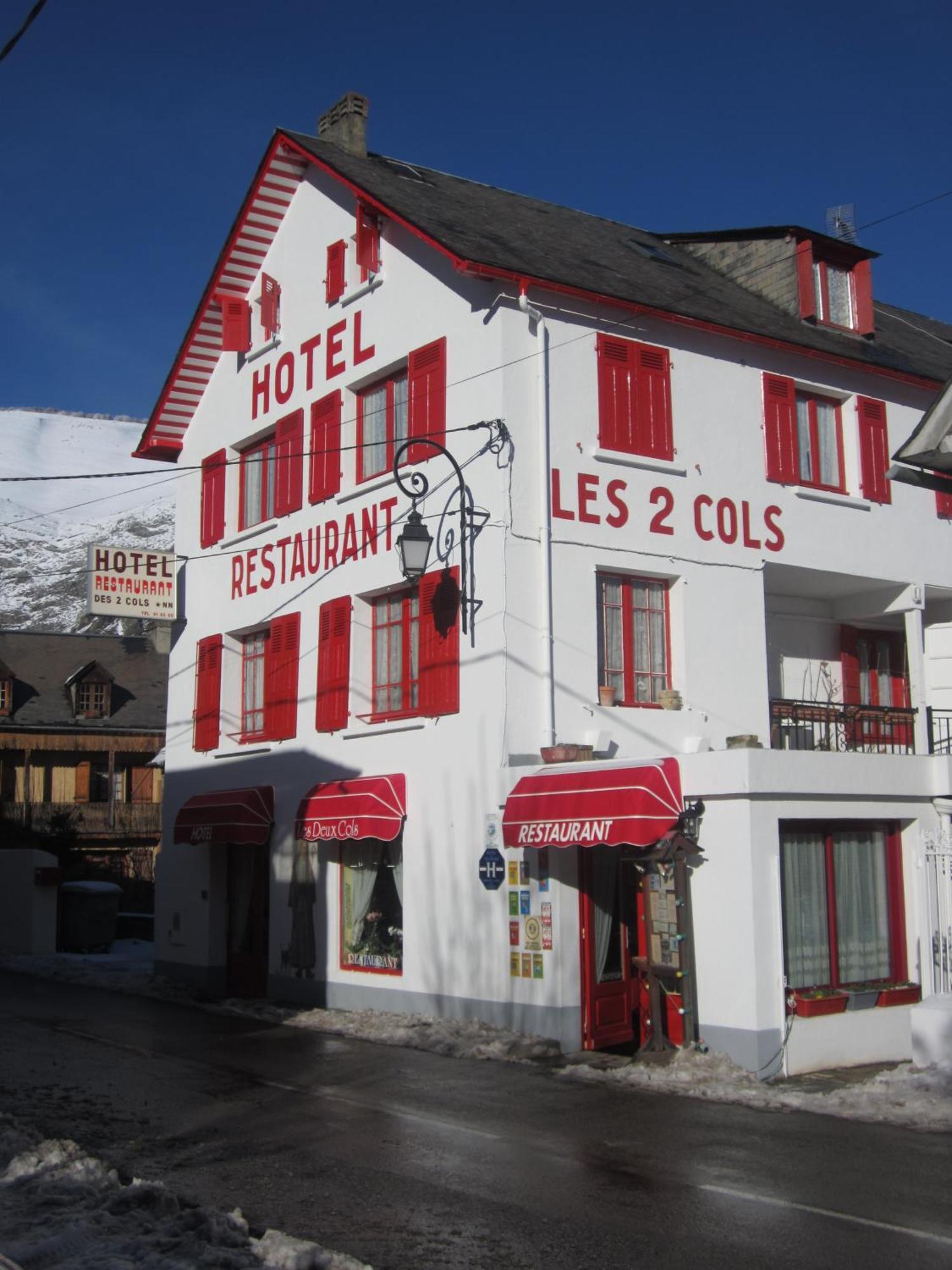 Hôtel les Deux Cols Sainte-Marie-de-Campan Exterior foto